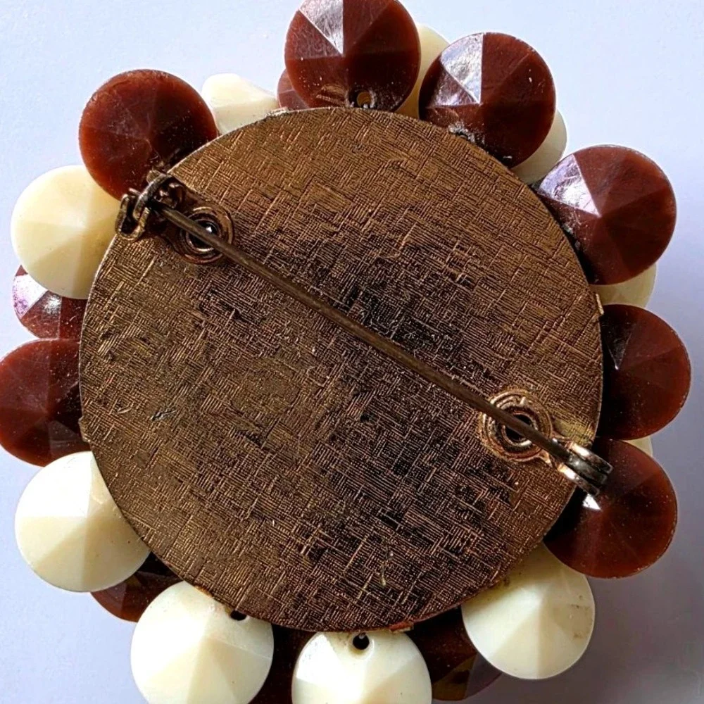 Vintage Brown Cream Mod‎ Flower Brooch Pin Circle Floral Costume Jewelry 3D